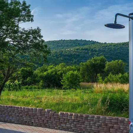 Appartement Dalmatian Pool&grill House Gustirna