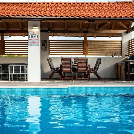 Apartment Dalmatian Pool&grill House *